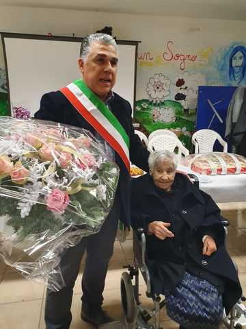 Dicembre 2019 -Terralba festeggia la nonnina centenaria Signora EMMA PEDDIS